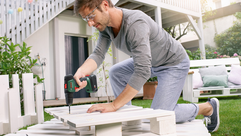 BOSCH Akku-Bohrschrauber UniversalDrill 18V, 2x Akku PBA 18V 1.5Ah