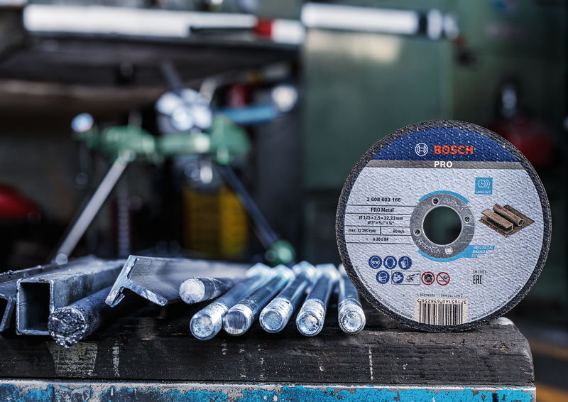 BOSCH PRO Metal Trennscheibe, 115 x 1.6 x 22.23 mm, gerade, oSa BOSCH PRO Metal Trennscheibe, 115 x 1.6 x 22.23 mm, gerade, oSa