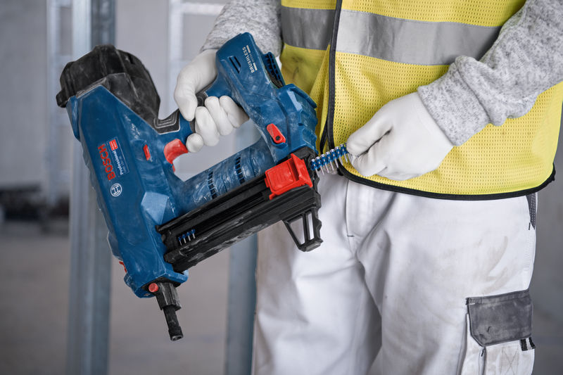 BOSCH Akku-Betonnagler GNB 18V-38 in XL-BOXX