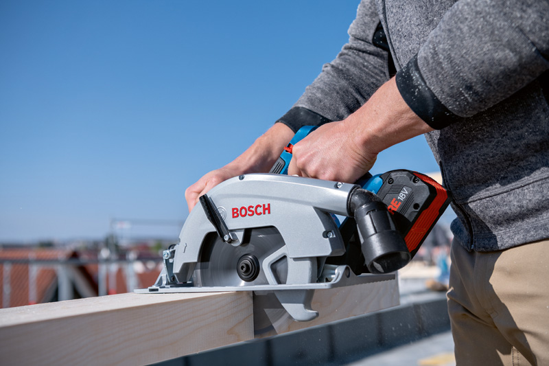 BOSCH Akku-Handkreissäge GKS 18V-70 L in L-BOXX