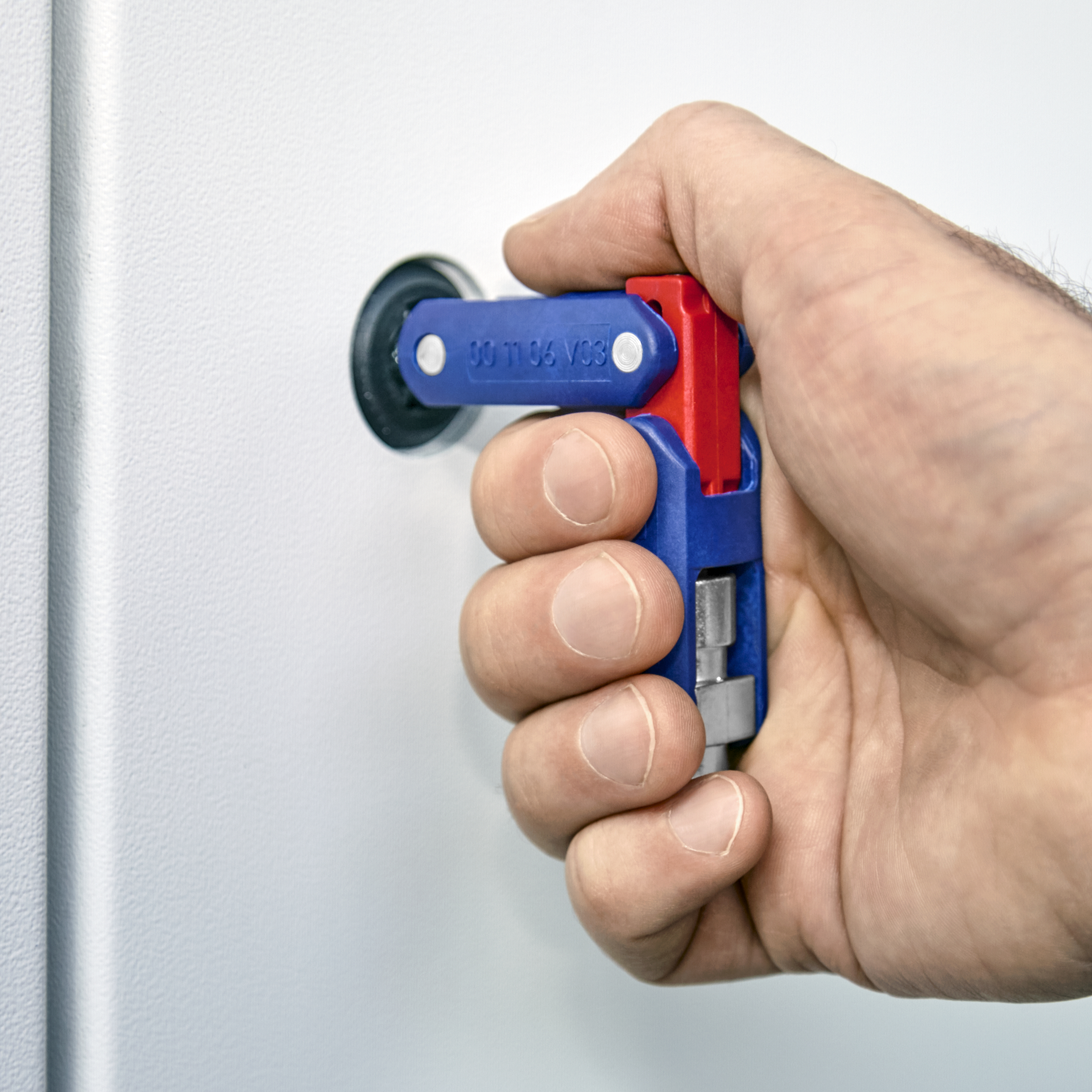 KNIPEX KNIPEX 00 11 06 V03 Schaltschrankschlüssel Double-Joint 62 mm KNIPEX KNIPEX 00 11 06 V03 Schaltschrankschlüssel Double-Joint 62 mm
