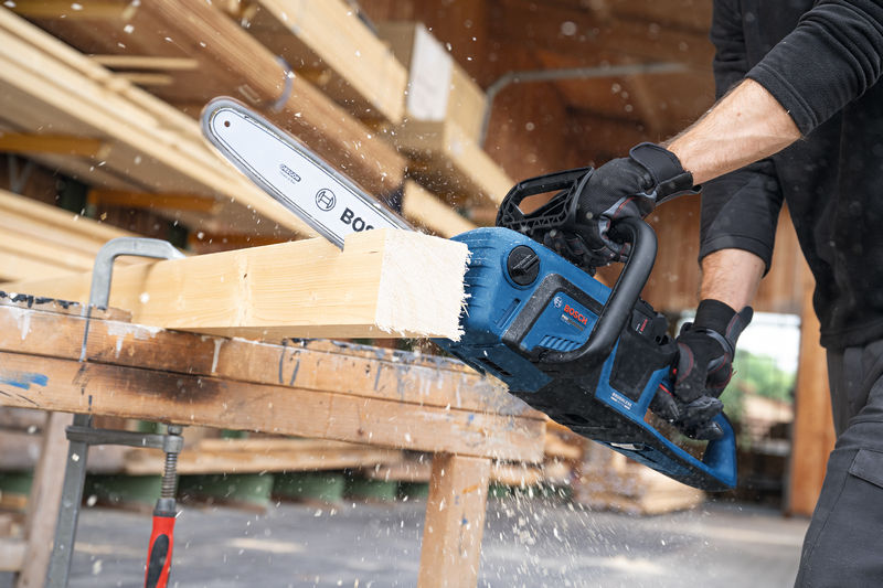 BOSCH Akku-Kettensäge GKE18V-30 BOSCH Akku-Kettensäge GKE18V-30