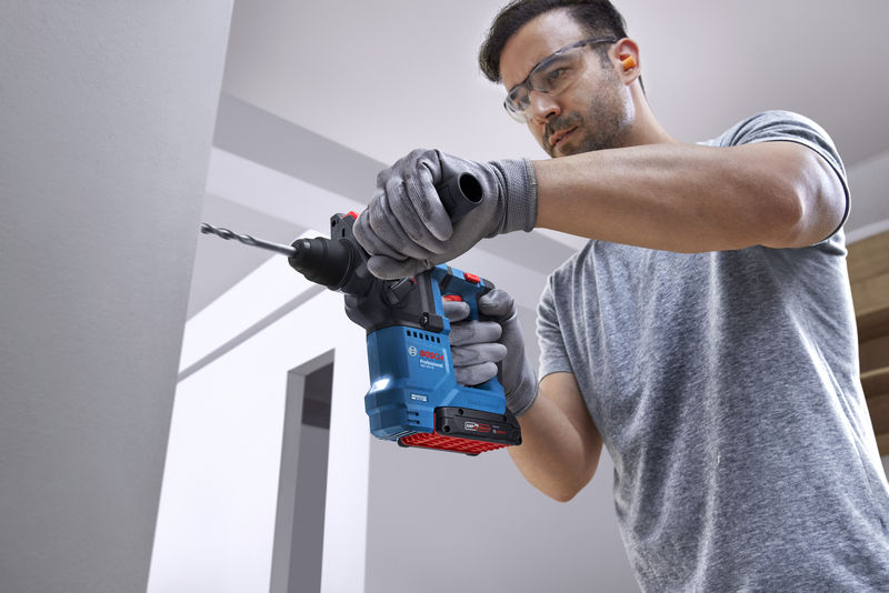 BOSCH Akku-Bohrhammer mit SDS plus GBH 18V-18 in L-BOXX 136