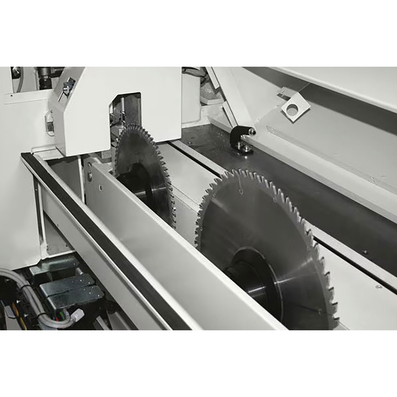 SCM Horizontale Plattenaufteilsäge gabbiani p60, Schnittabmessung 3300 x 3200 mm SCM Horizontale Plattenaufteilsäge gabbiani p60, Schnittabmessung 3300 x 3200 mm