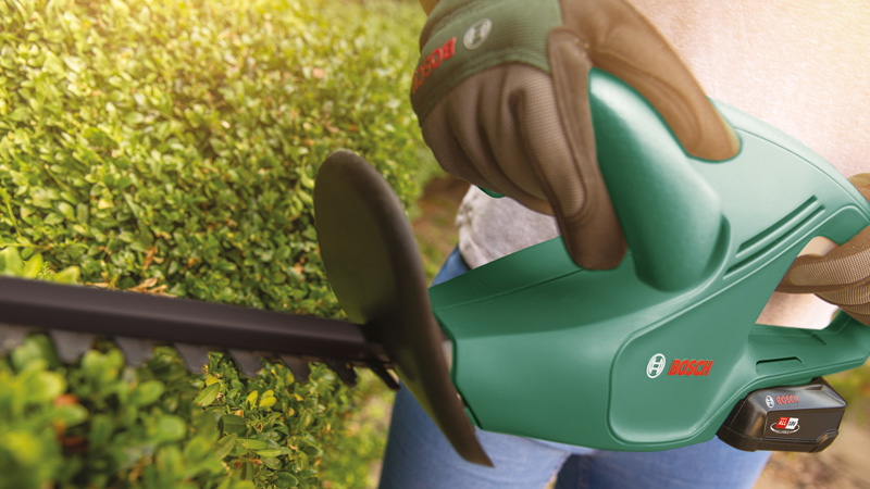 BOSCH Akku-Heckenschere EasyHedgeCut 18-45