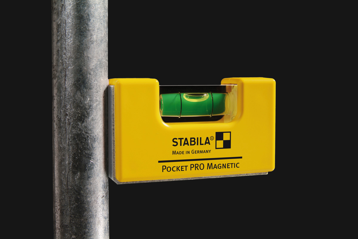 STABILA Mini-Wasserwaage Pocket PRO Magnetic mit Gürtel-Clip, 7 cm, starker Seltenerd-Magnet, 1 Horizontal-Libelle, Made in Germany
