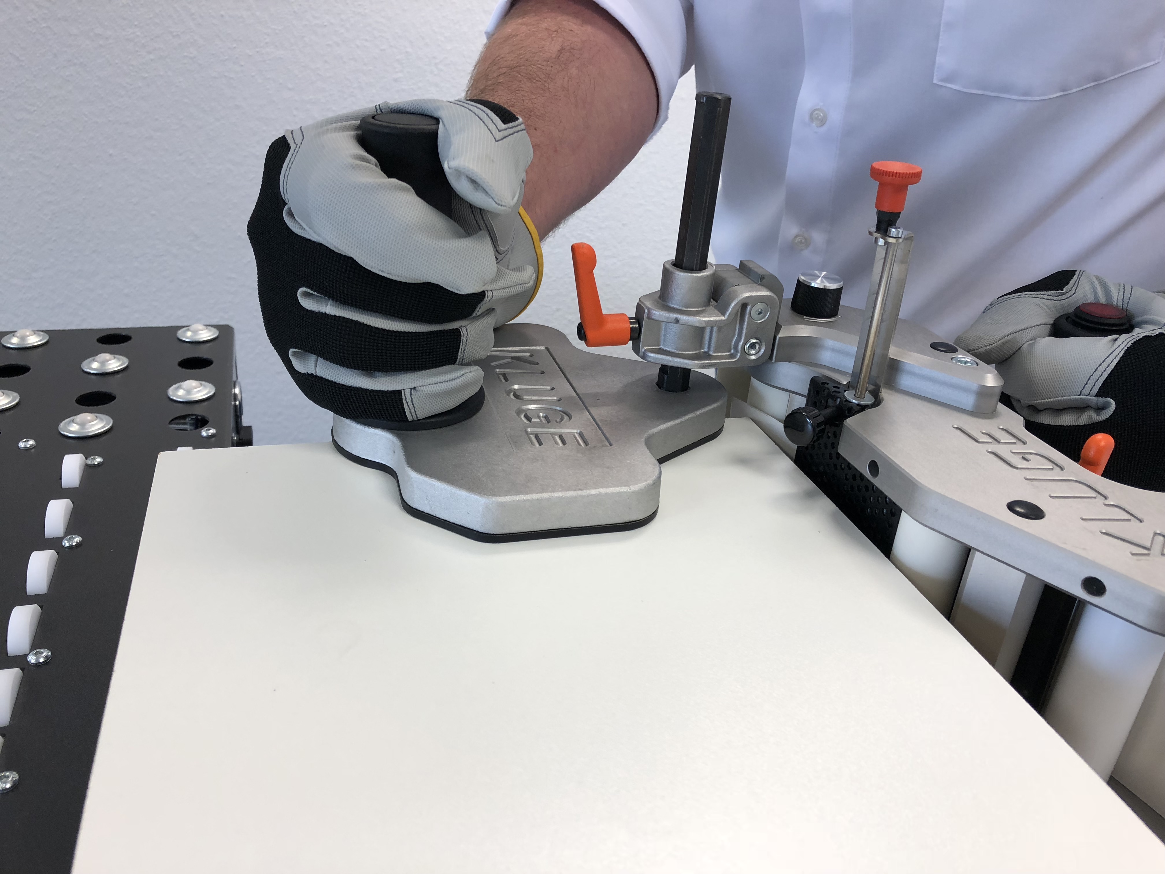 KLUGE HIT-M mobiler Formteil-Kantenanleimer / Nullfugenbekanter für Laserkanten
