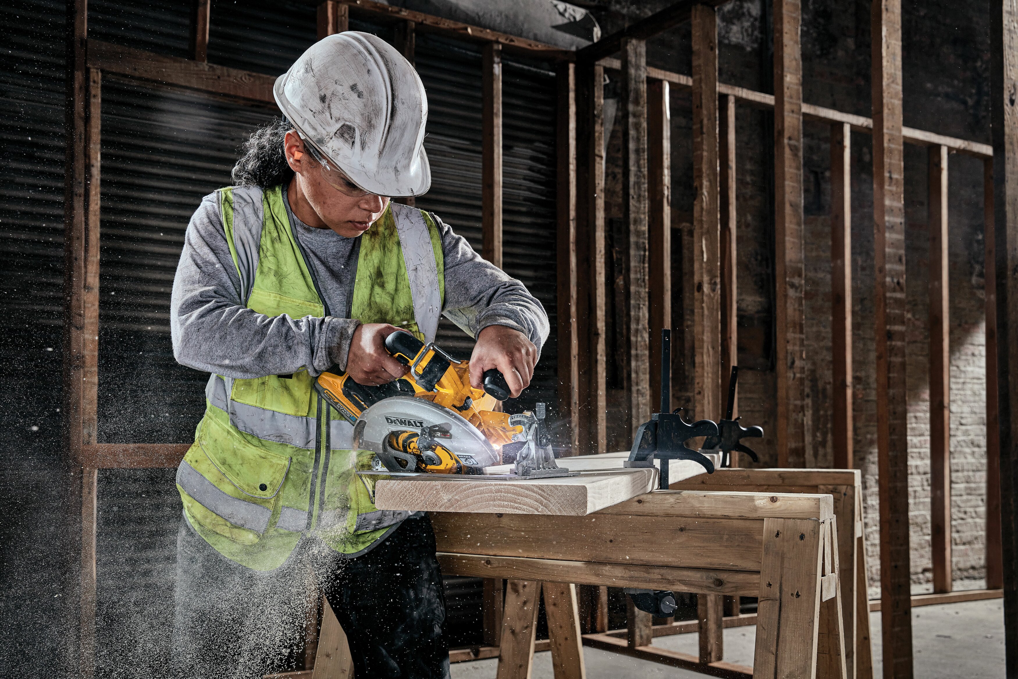 DEWALT Akku-Handkreisäge 18V/5Ah DCS573H2T-QW