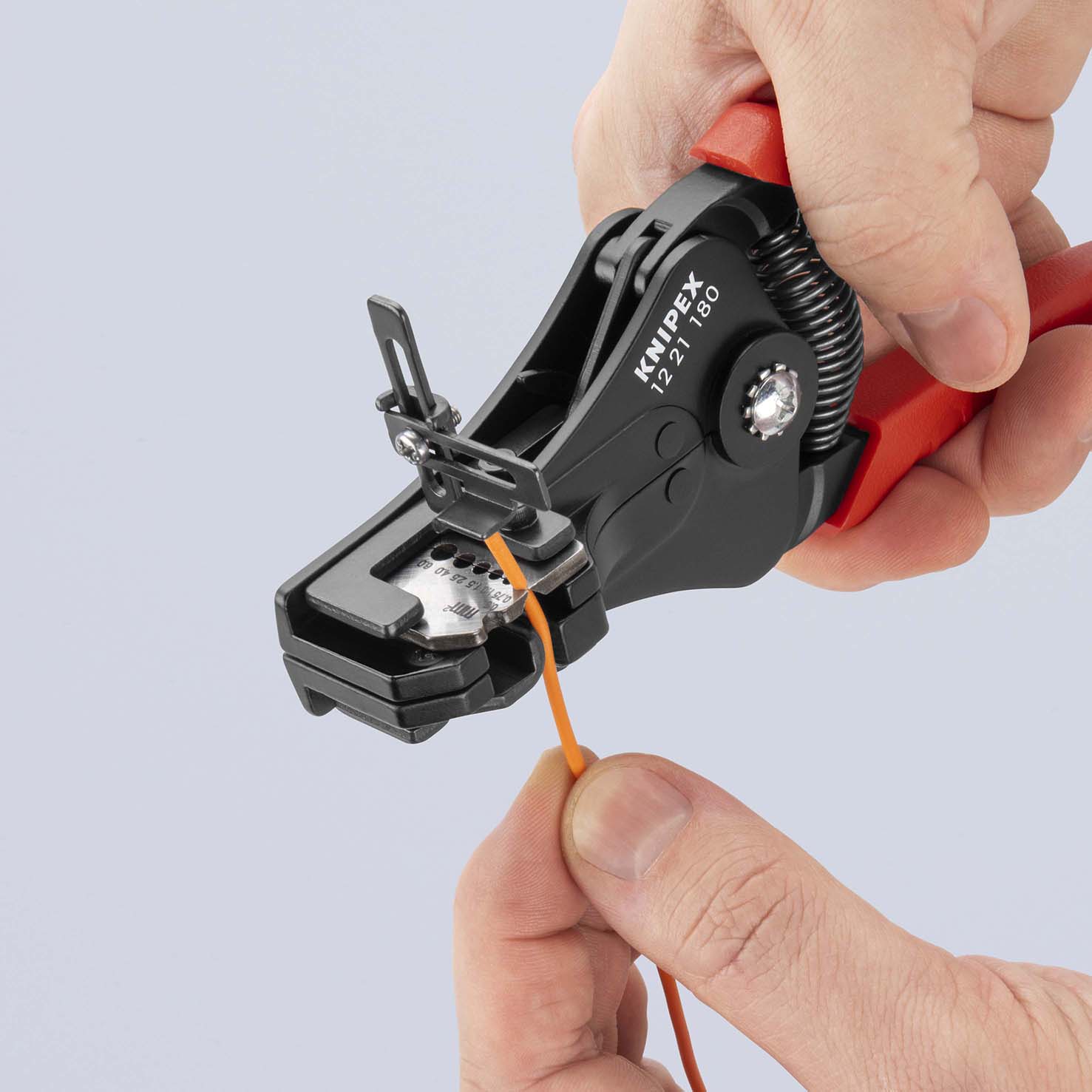 KNIPEX KNIPEX 12 21 180 Abisolierzange mit Formmessern 180 mm schwarz lackiert mit Kunststoff-Griffhüllen KNIPEX KNIPEX 12 21 180 Abisolierzange mit Formmessern 180 mm schwarz lackiert mit Kunststoff-Griffhüllen