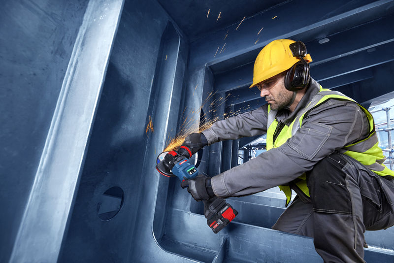 BOSCH Winkelschleifer EXWX18V-15PS in L-BOXX