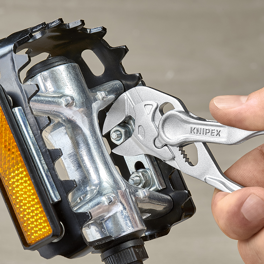 KNIPEX KNIPEX 86 04 100 BK Zangenschlüssel XS Zange und Schraubenschlüssel in einem Werkzeug 100 mm verchromt aufgeprägte, raue Oberfläche