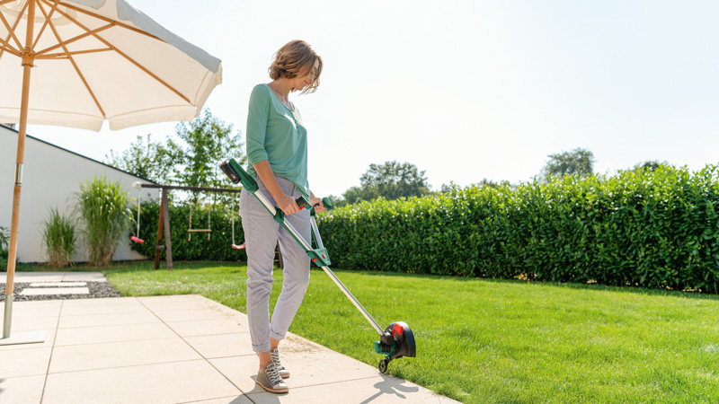 BOSCH Akku-Rasentrimmer UniversalGrassCut 18V-26