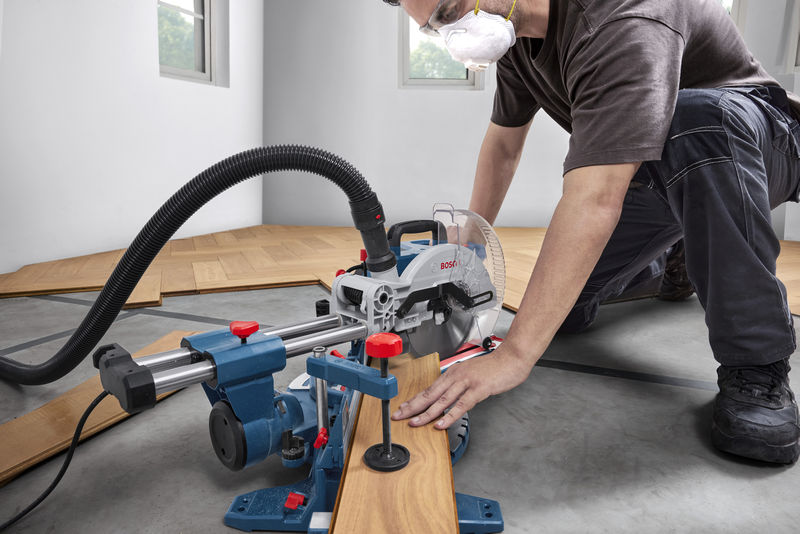 BOSCH Kapp- und Gehrungssäge GCM305-216S BOSCH Kapp- und Gehrungssäge GCM305-216S