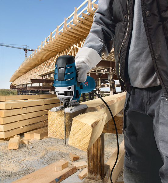 BOSCH Stichsäge GST 150 CE in L-BOXX