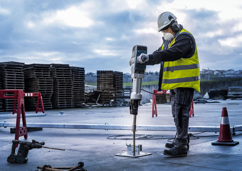 BOSCH PRO HEX 28 Einschlaghilfe für Erdspieße, 300 mm BOSCH PRO HEX 28 Einschlaghilfe für Erdspieße, 300 mm
