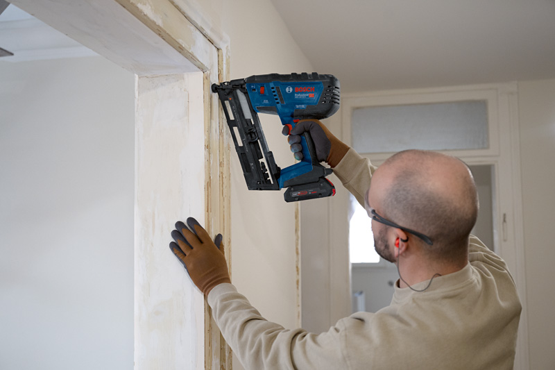 BOSCH Akku-Holznagler GNH 18V-64-2, im Karton BOSCH Akku-Holznagler GNH 18V-64-2, im Karton