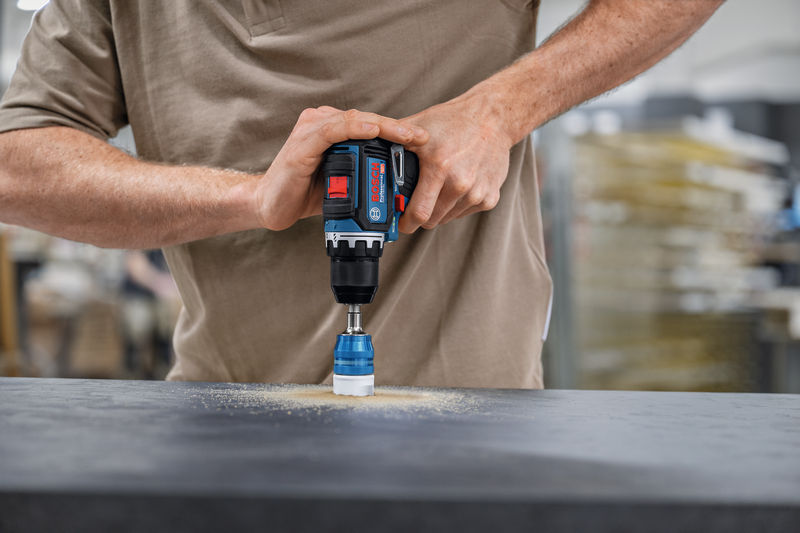 BOSCH Akku-Bohrschrauber GSR 12V-32, 2x Akku GBA 12V 2.0Ah, Werkzeugtasche