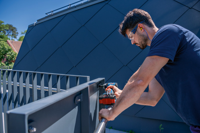 BOSCH Akku-Drehschlagschrauber GDS 18V-330 HC, 2xAkku GBA 18V 5.0Ah, GAL 18V-40 Pro
