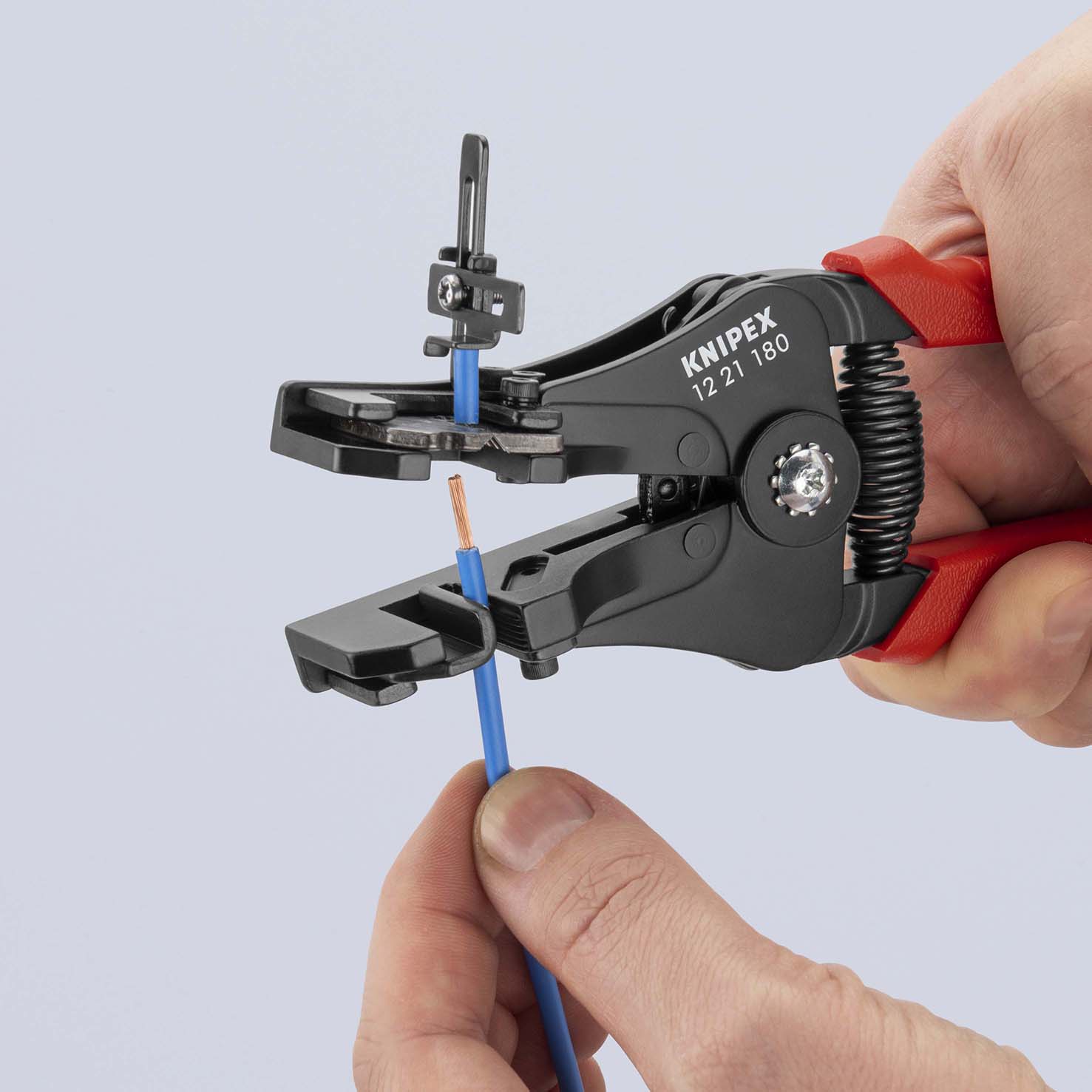 KNIPEX KNIPEX 12 21 180 Abisolierzange mit Formmessern 180 mm schwarz lackiert mit Kunststoff-Griffhüllen KNIPEX KNIPEX 12 21 180 Abisolierzange mit Formmessern 180 mm schwarz lackiert mit Kunststoff-Griffhüllen