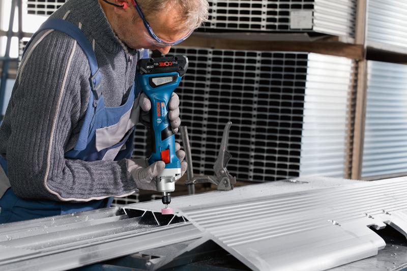 BOSCH Akku-Geradschleifer GGS 18V-20 in L-BOXX BOSCH Akku-Geradschleifer GGS 18V-20 in L-BOXX