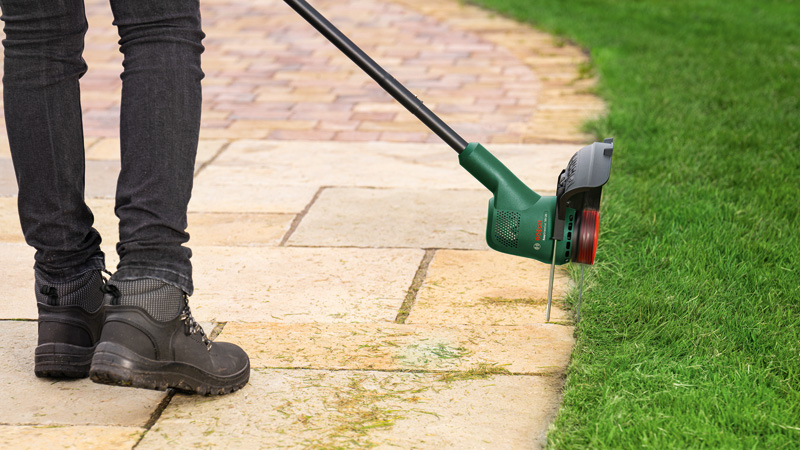BOSCH Akku-Rasentrimmer EasyGrassCut 18V-230, 1 x Akku PBA 18V 2.0Ah BOSCH Akku-Rasentrimmer EasyGrassCut 18V-230, 1 x Akku PBA 18V 2.0Ah
